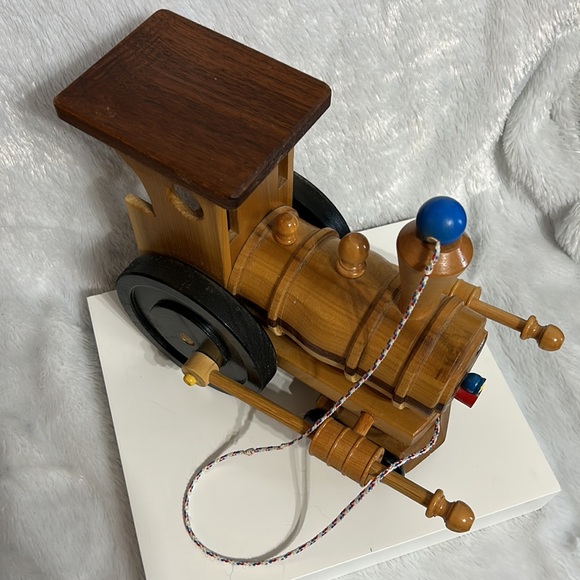 Vintage Cambridge Toy Co. Handmade Childs Wooden Pull Toy Train - Picture 3 of 10